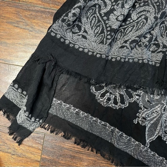 American Eagle Aztec Open Cardigan Shawl - Picture 4 of 4